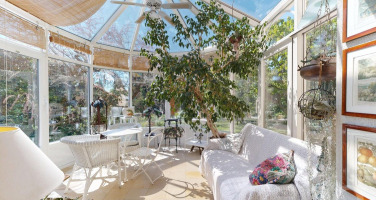 Villa d?architecte avec grand jardin et potentiel unique! image 3
