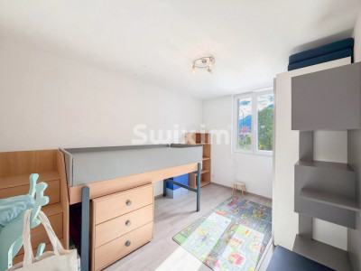 Charming family house with garden image 8