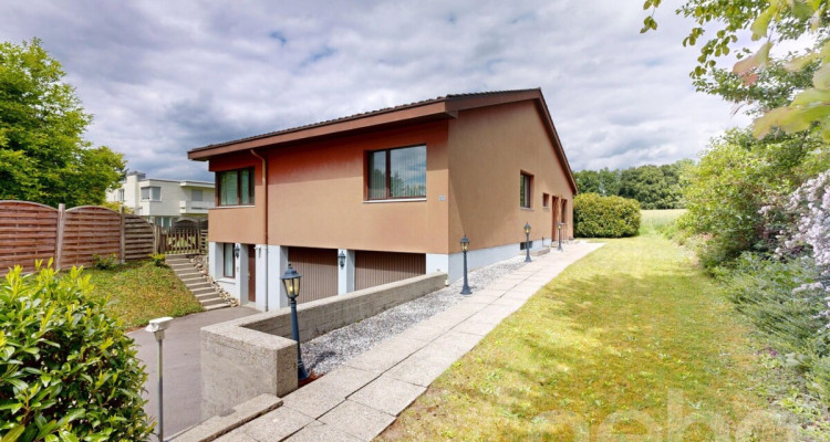 Grosszügiges 7½ Zimmer EFH mit Pool an bevorzugter Wohnlage image 2