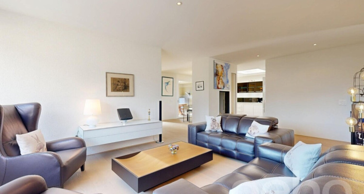 Splendide attique contemporain avec vaste loggia et vue panoramique image 2