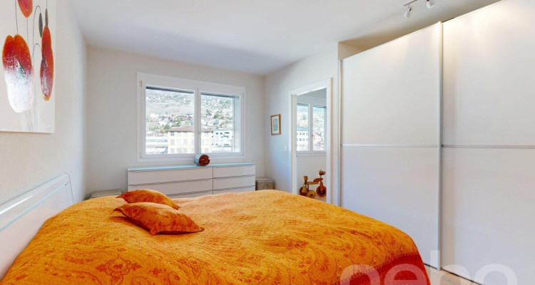 Splendide attique contemporain avec vaste loggia et vue panoramique image 9
