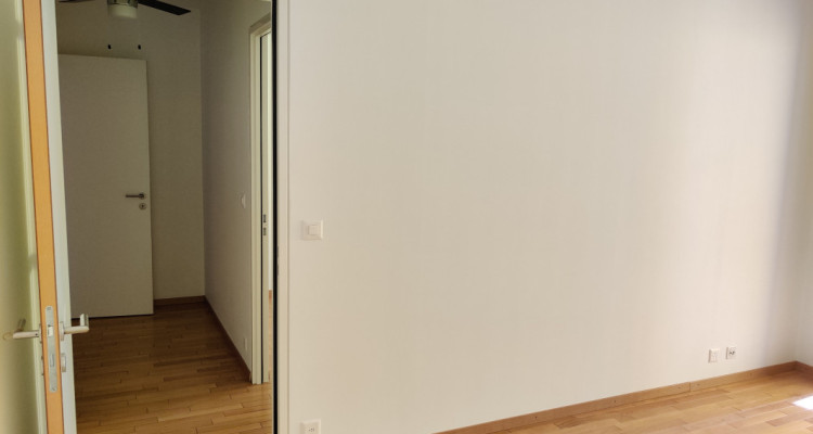 A saisir! Magnifique 6 pièces situé à Lancy/Genève 180m2 grand balcon + loggia  image 4