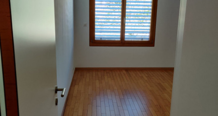 A saisir! Magnifique 6 pièces situé à Lancy/Genève 180m2 grand balcon + loggia  image 5
