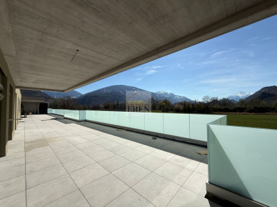 Spacieux attique 4,5 pièces avec terrasse panoramique de 68 m2 image 2