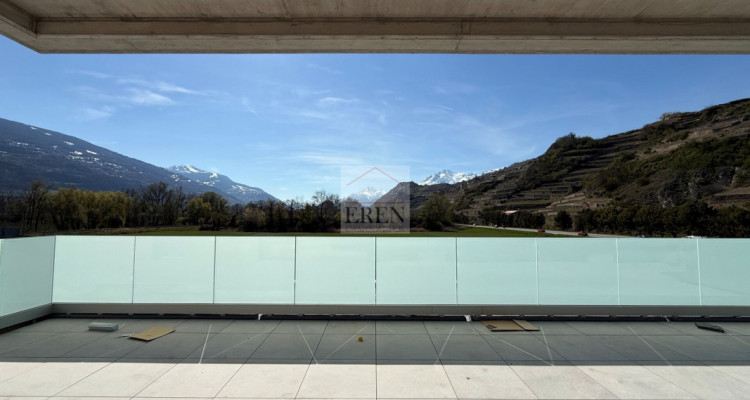 Spacieux attique 4,5 pièces avec terrasse panoramique de 68 m2 image 9