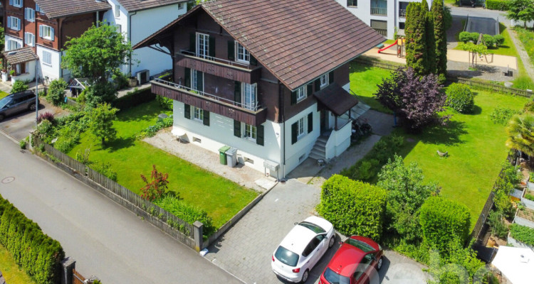 Bijou mit 3 Wohnungen und idyllischer Gartenanlage an bevorzugter Lage image 1