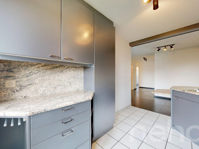 Helle 3.5 Zimmer-Wohnung mit Balkon und Garage in Schönenwerd image 4