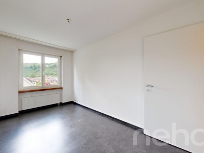 Helle 3.5 Zimmer-Wohnung mit Balkon und Garage in Schönenwerd image 7