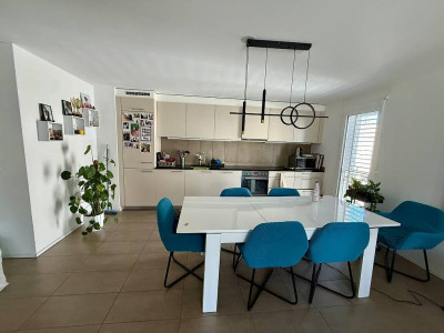 Appartement familial moderne de 3,5 pièces avec balcon à Lausanne image 2