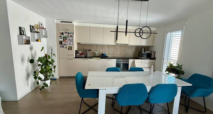 Appartement familial moderne de 3,5 pièces avec balcon à Lausanne image 2