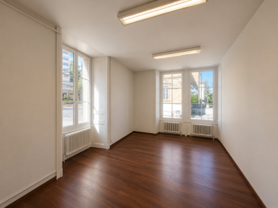 Grande surface de bureau modulable en centre ville image 1