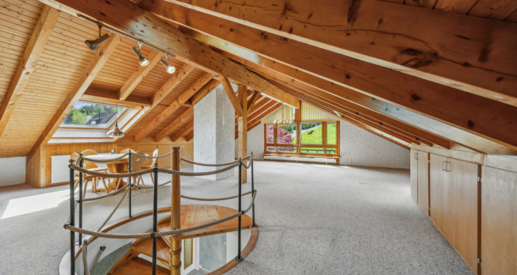 Idyllische Lage, Privatsphäre und Potential für Neugestaltung! image 4