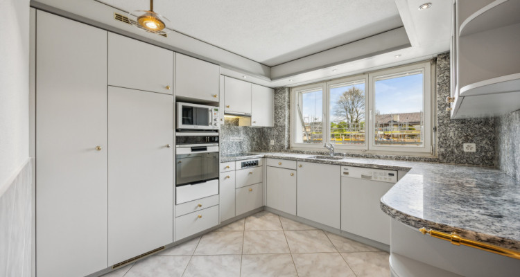 Idyllische Lage, Privatsphäre und Potential für Neugestaltung! image 7
