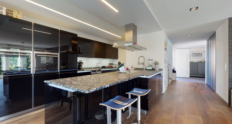 Traumhaus in zeitlosem modernen Design mit Seesicht in Naturambiente image 5