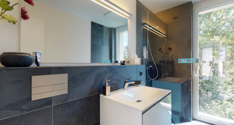 Traumhaus in zeitlosem modernen Design mit Seesicht in Naturambiente image 8