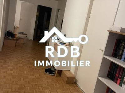 Appartement de 4 pièces au 3ème étage situé à Genève 1205 image 3