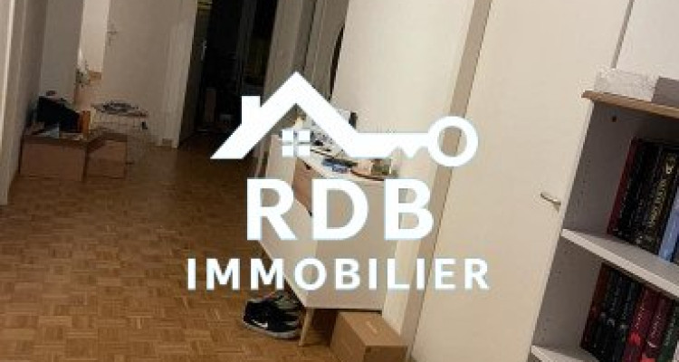 Appartement de 4 pièces au 3ème étage situé à Genève 1205 image 3
