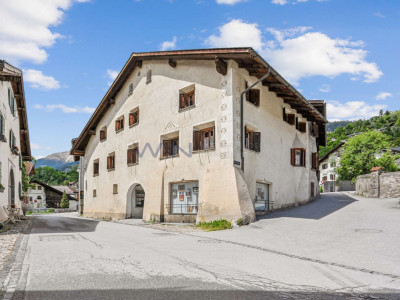 Engadiner-Mehrfamilienhaus in Filisur image 1