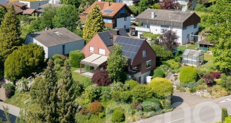 Gepflegtes 6-Zimmer-Einfamilienhaus mit Wintergarten und Solaranlage image 1