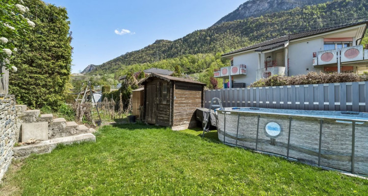 Attique rénové avec extérieur privé à Chalais image 10