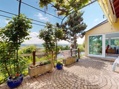 Grande villa lumineuse avec vue dégagée et parcelle de 1205 m² image 2