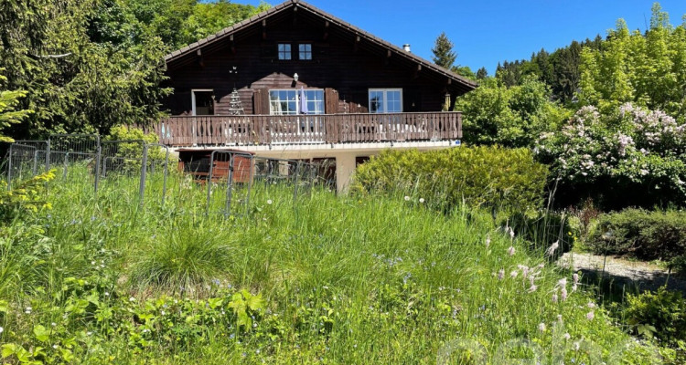 Chalet familial avec studio indépendant et terrain de 1 085 m² image 2