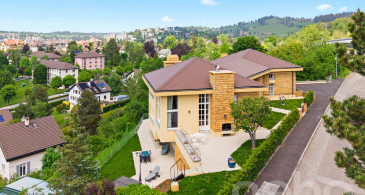 Demeure de maître de 480m² avec appartement de rendement image 1