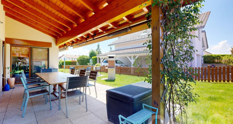 Villa de plain-pied lumineuse avec jardin arboré à Onnens image 11
