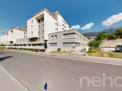 Superbe appartement 2,5 pièces comme neuf à Sierre image 2