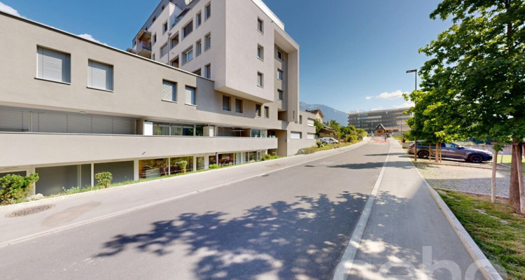 Superbe appartement 2,5 pièces comme neuf à Sierre image 1
