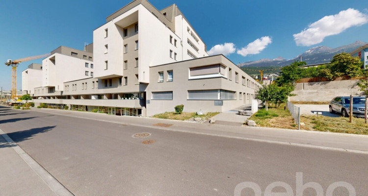 Superbe appartement 2,5 pièces comme neuf à Sierre image 2