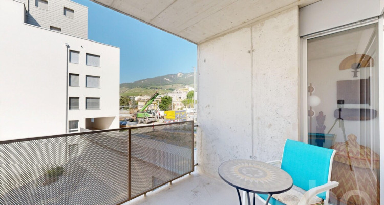 Superbe appartement 2,5 pièces comme neuf à Sierre image 3