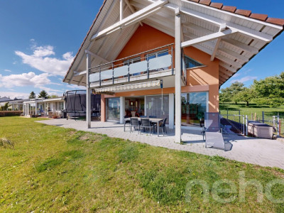 Erstklassiges 7.5-Zimmer-Einfamilienhaus mit unverbaubarer Aussicht image 1