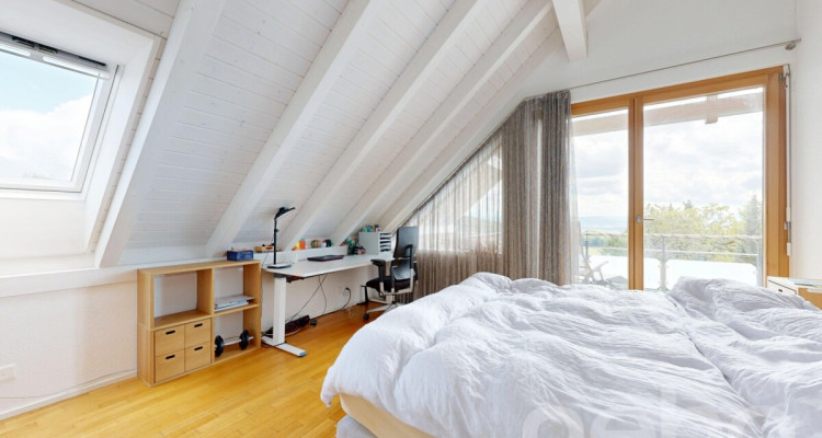 Erstklassiges 7.5-Zimmer-Einfamilienhaus mit unverbaubarer Aussicht image 9