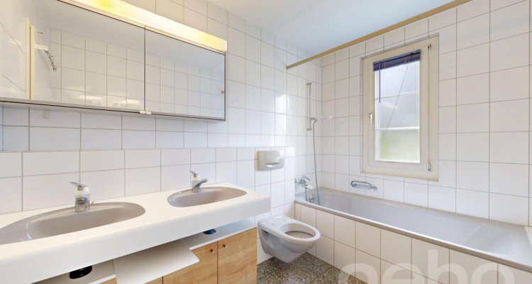 Grosszügige 3.5-Zimmer-Wohnung mit sonniger Terrasse image 4