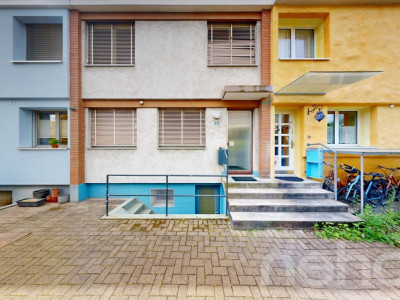 Reihenhaus mit Garten und Modernisierungspotenzial in Reinach image 1