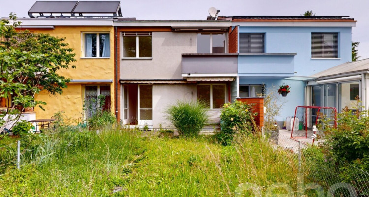 Reihenhaus mit Garten und Modernisierungspotenzial in Reinach image 2