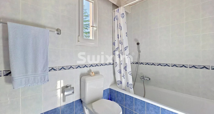 MAISON FAMILIALE  AU CALME AVEC PISCINE image 8