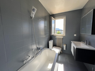 Appartement rénové avec magnifique vue sur le lac et les Alpes image 6