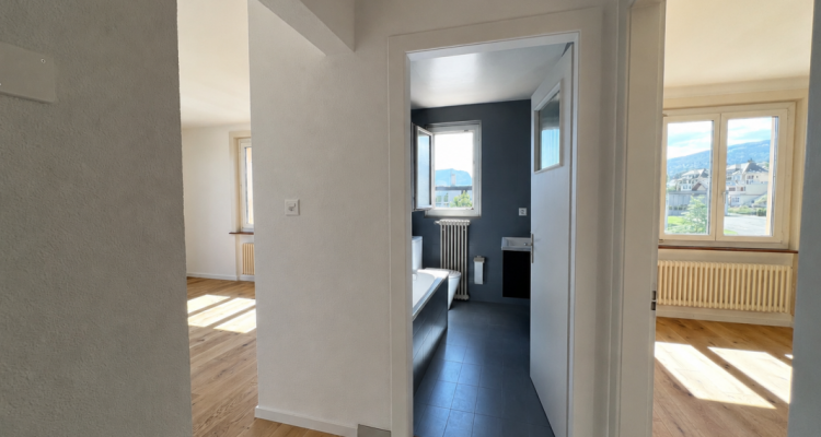 Appartement rénové avec magnifique vue sur le lac et les Alpes image 5