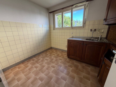 Lumineux appartement à rénover  image 3