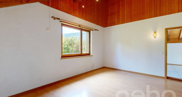 6.5-Zimmerhaus mit Licht, Raum und schöner Aussicht image 3