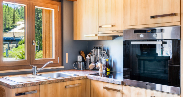 Chalet lumineux avec espace bien-être et accès direct aux pistes image 10