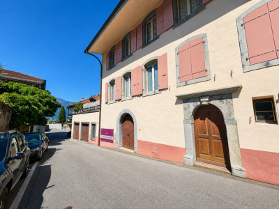 Surface commerciale atypique de 326 m² au cœur du vignoble dAigle image 1