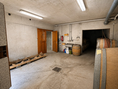 Surface commerciale atypique de 326 m² au cœur du vignoble dAigle image 10