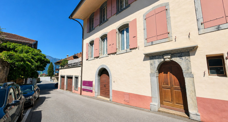Surface commerciale atypique de 326 m² au cœur du vignoble dAigle image 1