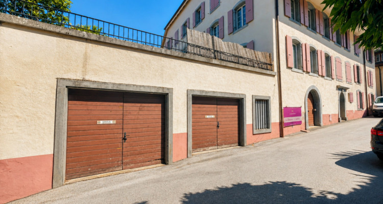 Surface commerciale atypique de 326 m² au cœur du vignoble dAigle image 2