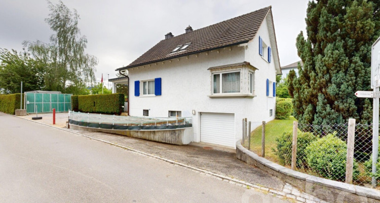 Gepflegtes 5.5-Zimmer-EFH mit wunderschönem Garten in Niederuzwil image 1
