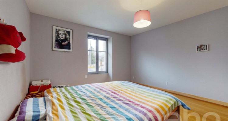 Bel appartement de 5 pièces de 97 m² dans le centre de La Plaine image 7