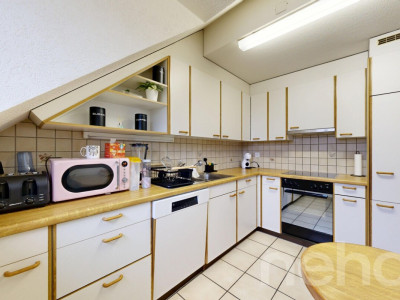 Charmante 3.5-Zimmerwohnung mit offener Galerie und Cheminée image 5